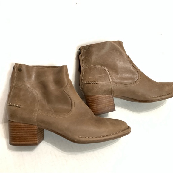 UGG Australia Women's Bandara Ankle Bootie Leather Sz 8 Mysterious Taupe 1095053 - Picture 2 of 11